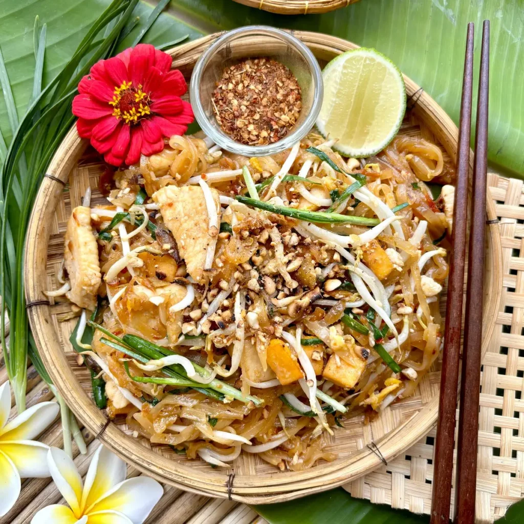 Pad See Ew vs Pad Thai Differences