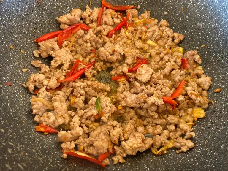 Pad Kra Pao Recipe (Authentic Thai Basil Pork)