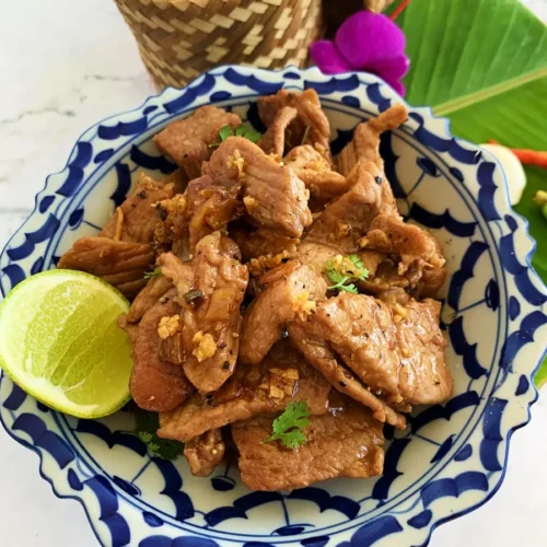 Thai Garlic Pepper Pork Recipe (Moo Gratiem)