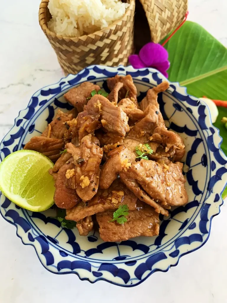 Thai Garlic Pepper Pork Recipe (Moo Gratiem)