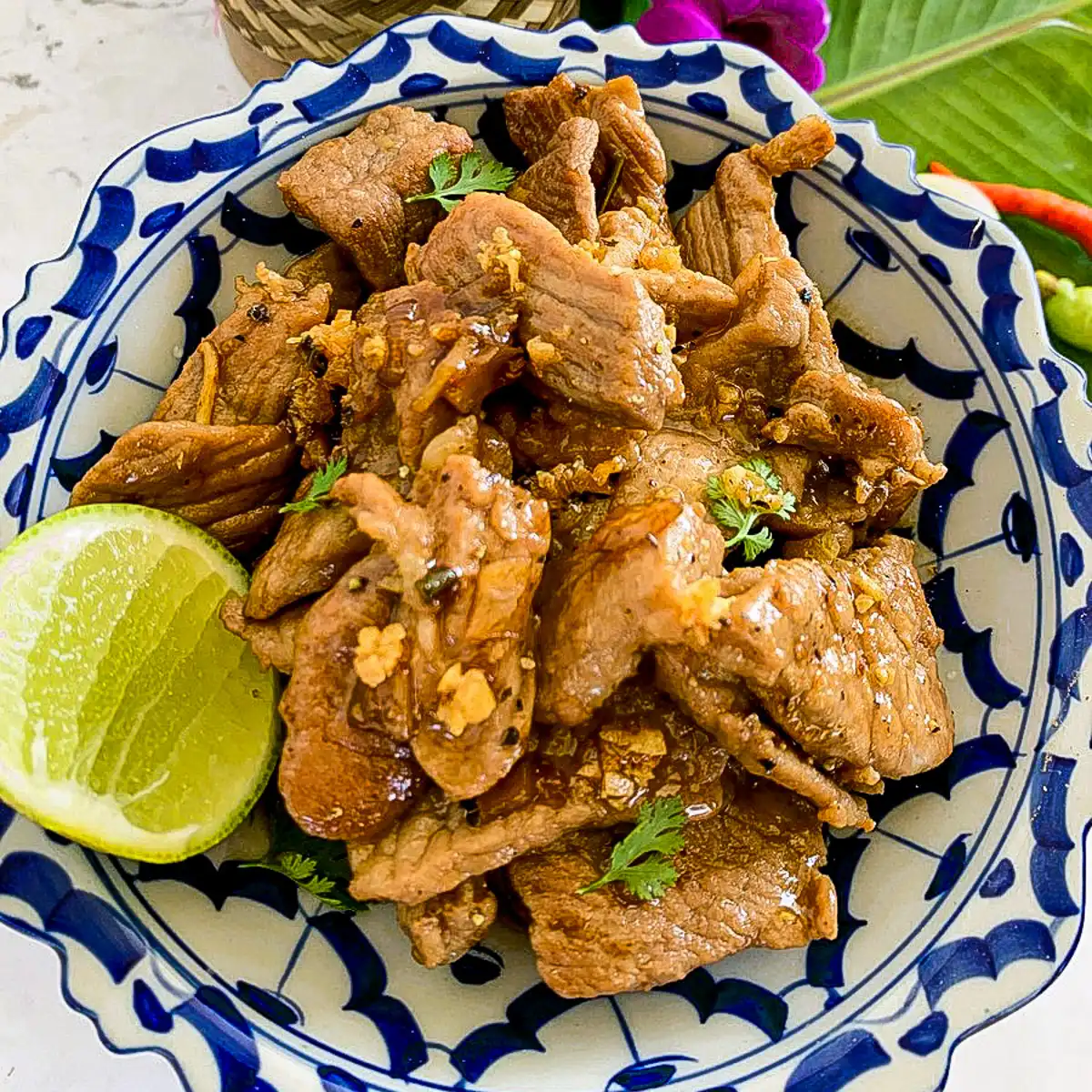 Thai Garlic Pepper Pork Recipe (Moo Gratiem)