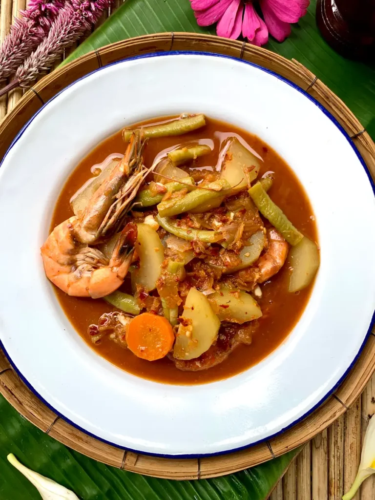 Kaeng Som Recipe (Southern Thai Sour Curry)