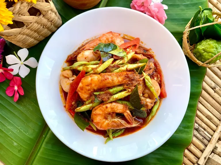 Pad Ped Talay Recipe (Thai Spicy Seafood Stir Fry)