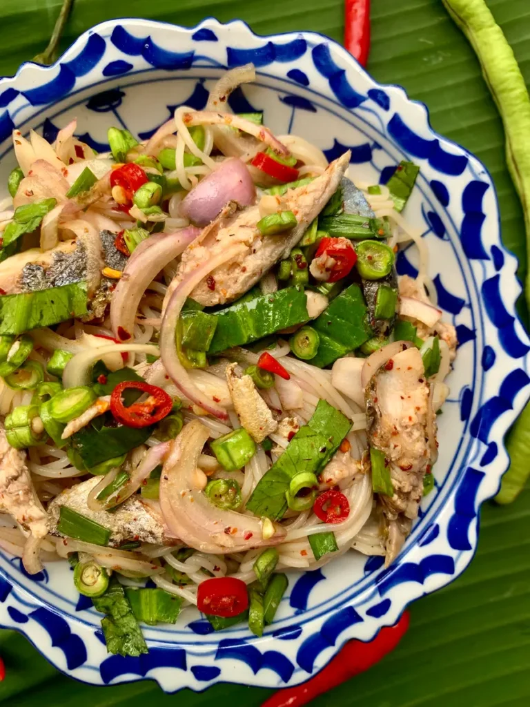 Yum Kanom Jeen (Cold Thai Rice Noodle Salad Recipe)
