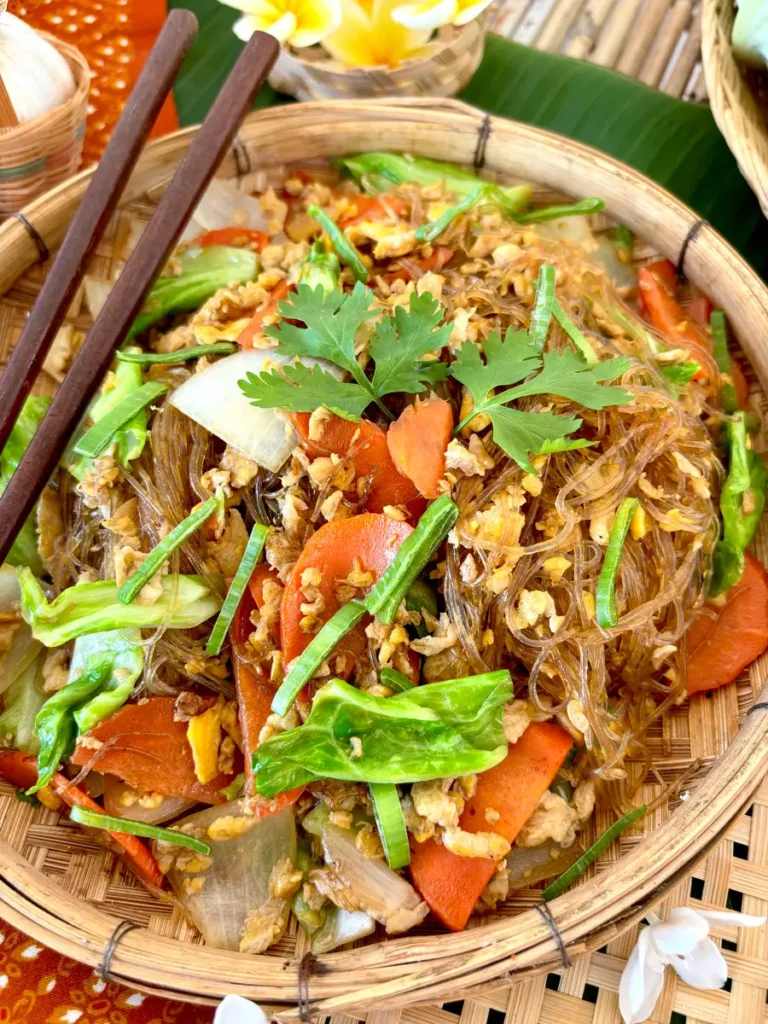 Pad Woon Sen Recipe (Thai Glass Noodle Stir-Fry) – Hungry in Thailand