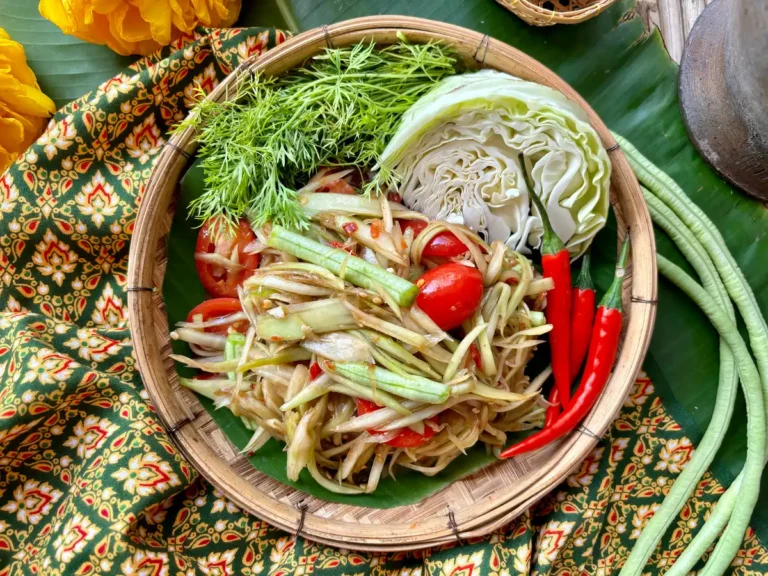 Lao Papaya Salad Recipe (Thum Mak Hoong)