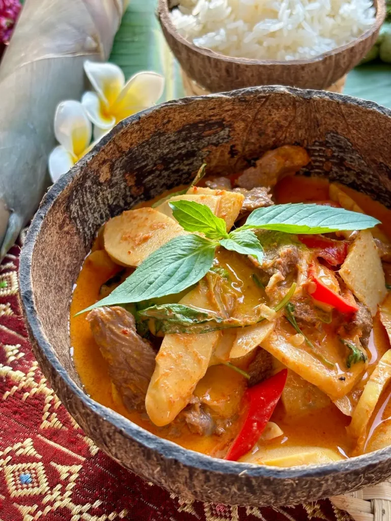 Thai Bamboo Shoot Curry Recipe Gaeng Phed Nor Mai Hungry In Thailand   Thai Bamboo Curry 768x1024.webp