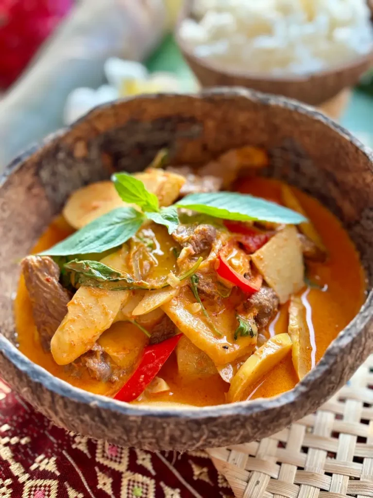 Baby corn shiitake mushroom deals bamboo shoot red curry