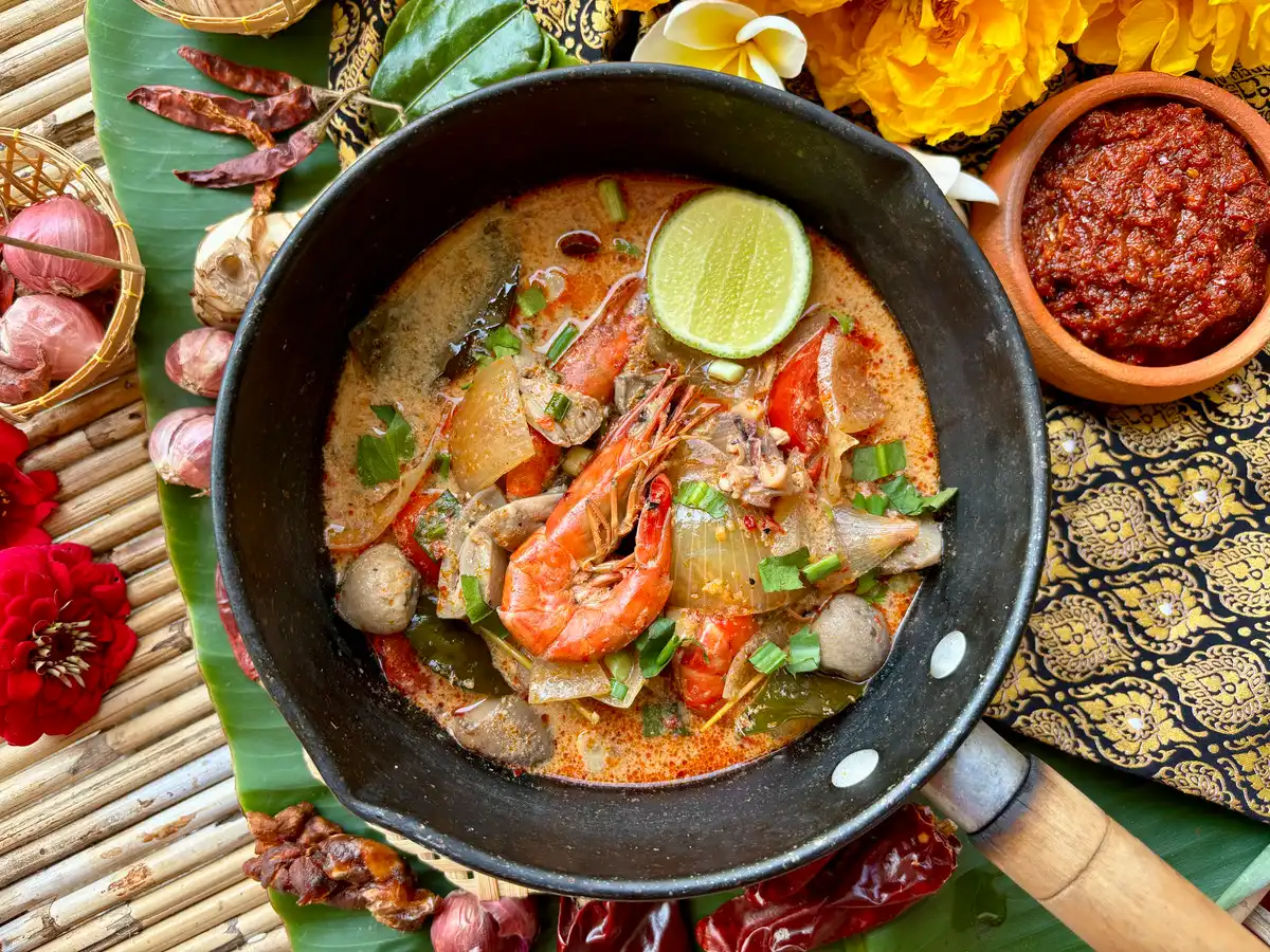 Tom Yum Talay Recipe (Thai Seafood Soup) – Hungry in Thailand