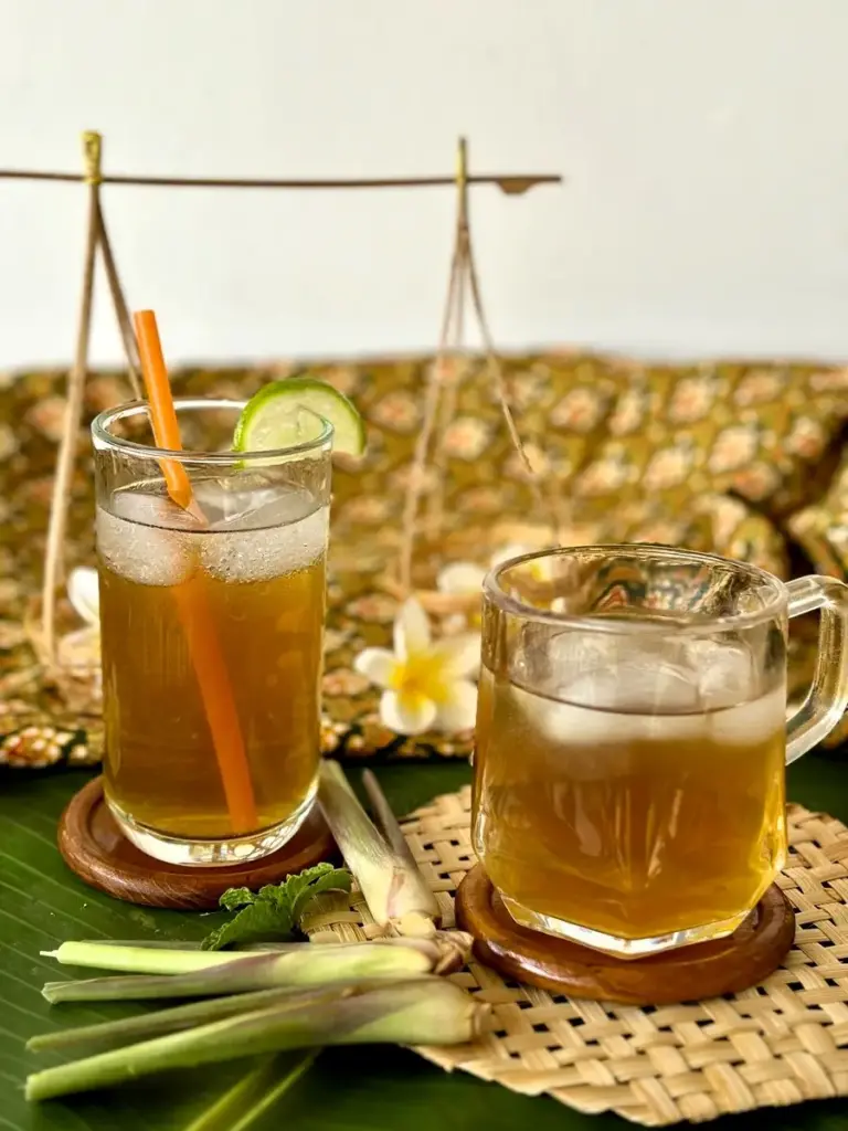 Thai Lemongrass Drink Recipe (Nam Takrai)