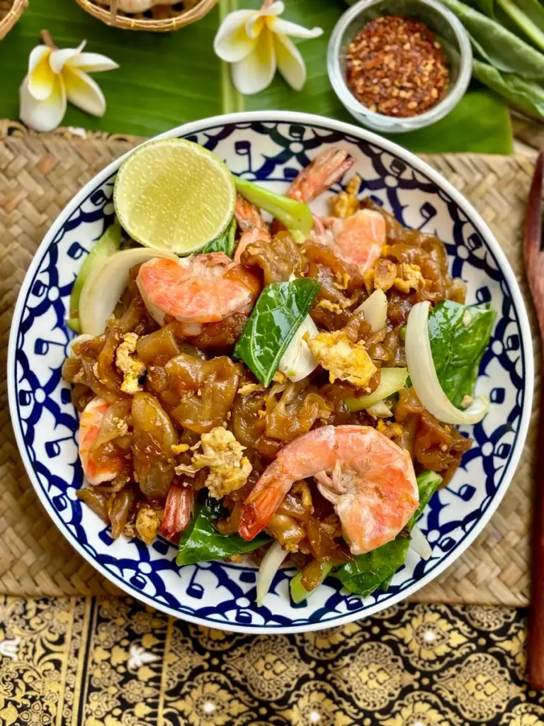 Pad See Ew Shrimp Recipe (Thai Fried Noodles)