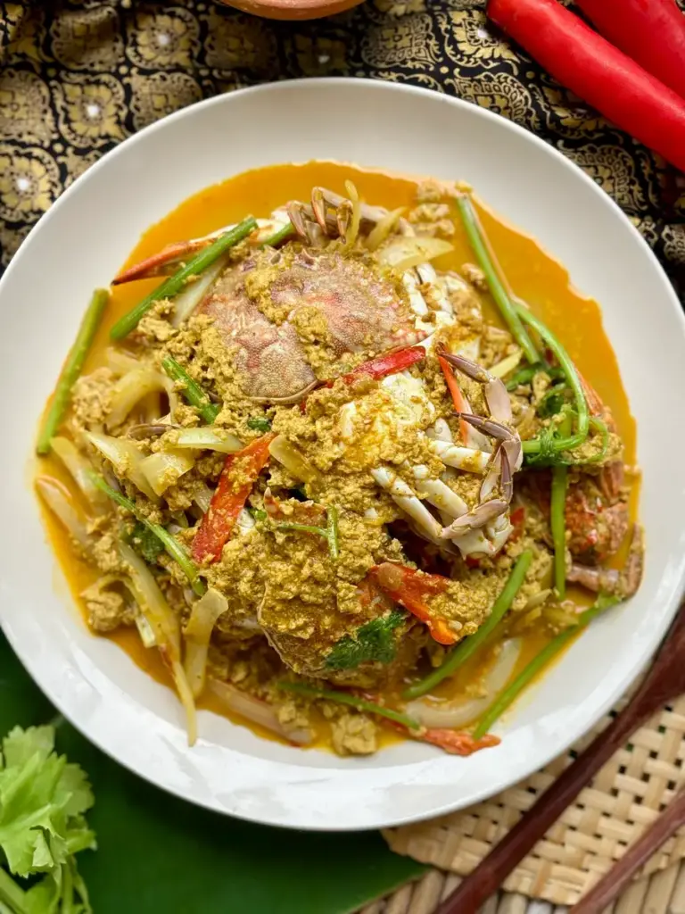 Thai Crab Curry Recipe (Poo Pad Pong Curry)